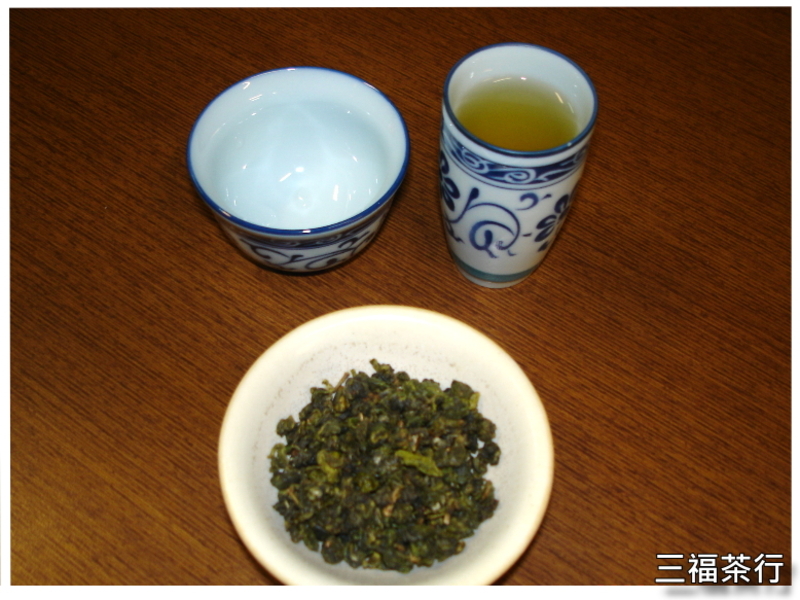 <步驟10>成品 : 將揉好的茶烘乾、乾燥可使茶葉更好保存、製作完成的新鮮好茶利用真空包裝以保持茶葉鮮度也可以延長儲存期限。